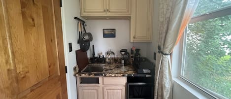 Apartment | 1 bedroom, desk, Internet