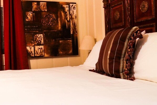 Room - Spacious Corporate Lodging in Downtown Lafayette (Lafayette)
