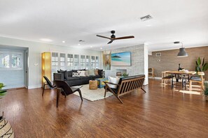 Hus | 3 soverom, skrivebord og internett