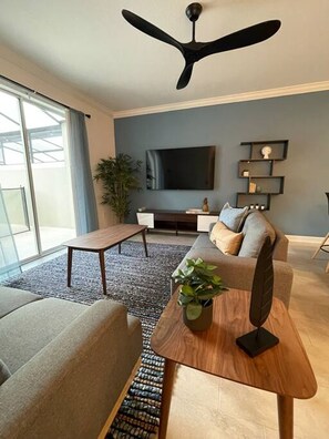 4 bedrooms, desk, Internet - SL 4Br Walking Distance to Club (Kissimmee)