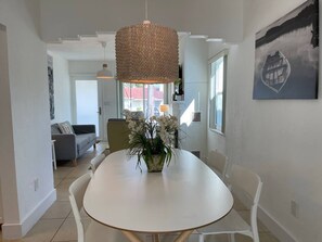 House | 2 bedrooms, desk, Internet - Cozy and Super Location 2 BR (Miami)