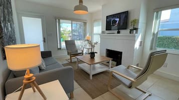 House | 2 bedrooms, desk, Internet