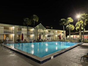 สตูดิโอ | โต๊ะทำงาน, อินเทอร์เน็ตความเร็วสูง