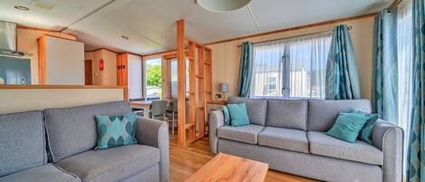 TV, peis og bordtennis