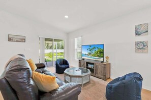 TV, offices - 3BR House w Backyard & access to Auburndale Trail (Auburndale)