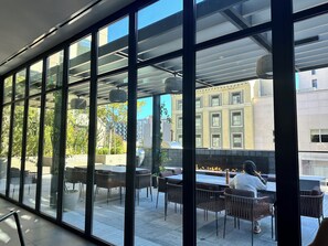 Dining - Cozy lovely apartment in Oakland with fitness facility and other amenities (Oakland)