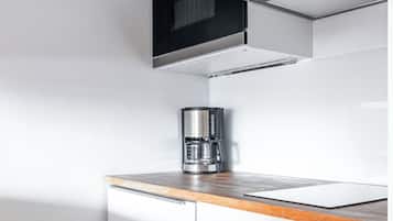 Estúdio conforto, vista para a cidade | Cozinha privada | Cafeteira/chaleira, chaleira elétrica, torradeira, produtos de limpeza