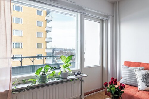Central Studio Apartment with Balcony