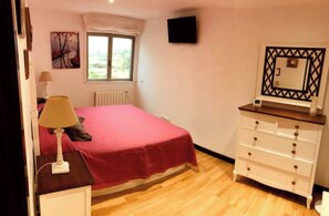 3 Schlafzimmer, Bügeleisen/Bügelbrett, WLAN, Bettwäsche