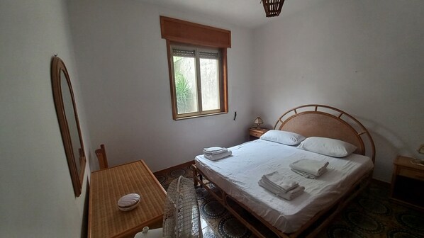 2 bedrooms, iron/ironing board, bed sheets - Villetta Indipendente a Soli 200 Metri dal Mare (Torre dell'Orso)