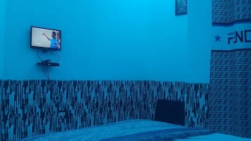 1 bedroom, iron/ironing board, WiFi