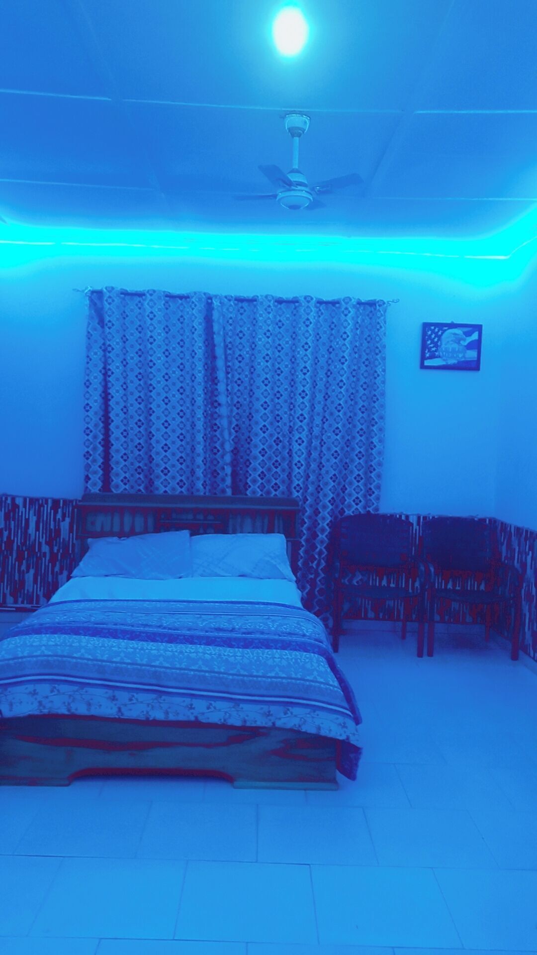 1 habitación, tabla de planchar con plancha y wifi 