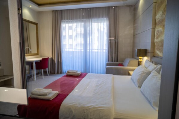 Deluxe Double Room, Balcony, Partial Sea View