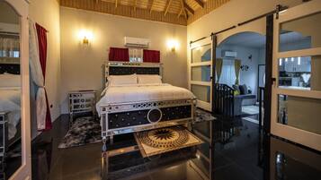 럭셔리 더블룸, 정원 전망 | 다리미/다리미판, 무료 WiFi