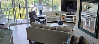 BEAUTIFUL IN TOWN! - 2 Bedroom 1 Bath on Rehoboth Ave.
Walk to Beach and Shops!