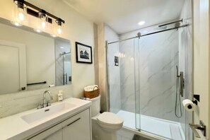 Een douche, een haardroger