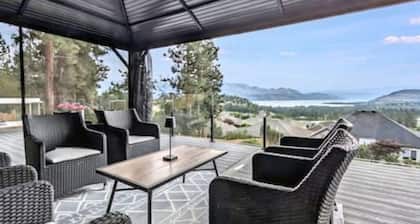 Lake View Poolside Private Suite