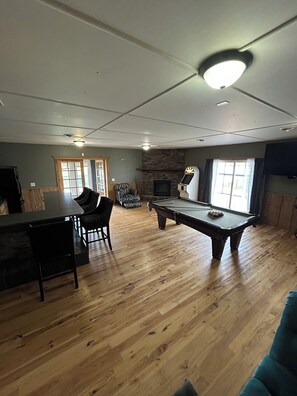 Games room - Garden Ridge Retreat- Farm Stay (Viroqua)