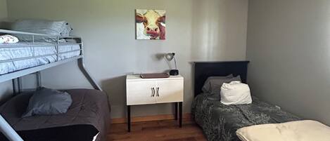 5 chambres, fer et planche Ă repasser, Wi-Fi, draps fournis