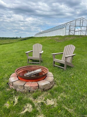 Property grounds - Garden Ridge Retreat- Farm Stay (Viroqua)