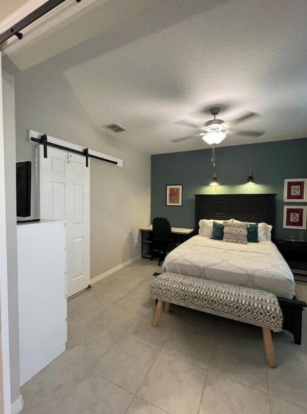 1 bedroom, desk, iron/ironing board, WiFi