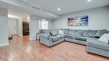 Smart TV, fireplace, table tennis