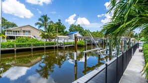 Property grounds - Waterfront, Boat Dock, Kayaks, Fishing, Pool, Spa. 4BR / 9Beds / Sleeps14 (Palmetto)