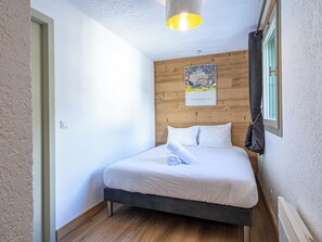 1 bedroom, iron/ironing board, travel crib, WiFi