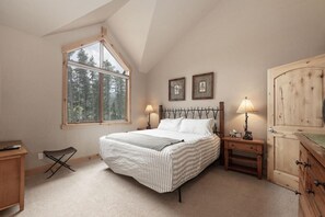 4 bedrooms, WiFi, bed sheets