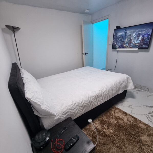 2 bedrooms, iron/ironing board, free WiFi, bed sheets