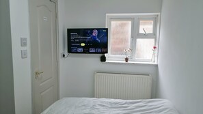 2 habitaciones, tabla de planchar con plancha y wifi gratis 