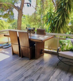 Outdoor dining