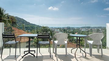 Exclusive Apartment, 2 Bedrooms, Balcony, Partial Ocean View | Balcony