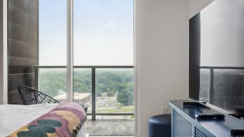 Condo, 1 Katil Raja (King) dengan Katil Sofa, Balcony, City View | 1 bilik tidur, peralatan tempat tidur hipoalergenik