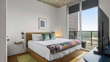 Condo, 1 King Bed with Sofa bed, Balcony, City View | 1 bedroom, hypo-allergenic bedding, blackout curtains