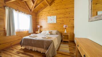 Cabin, 2 Bedrooms | Individually decorated, individually furnished, desk, laptop workspace