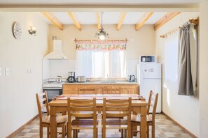 Cabin, 2 phòng ngủ, sân hiên | Phòng ăn