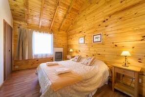 Cabin, 2 Bedrooms, Patio