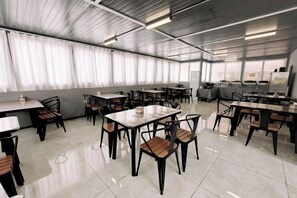 Restaurant - Korla Mingyue Crown Hotel (Train Station) (Korla)