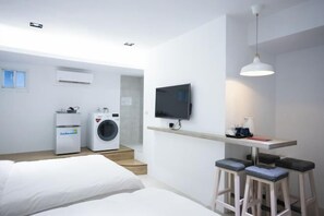 Room - Step Inn (Taipei)