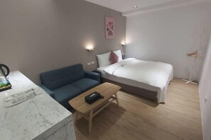 Room - Step Inn (Taipei)