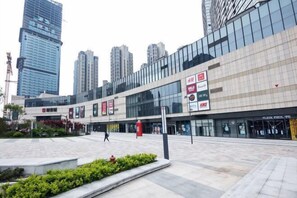 Point of interest - HanTing Premium Hotel (Hangzhou Linping Intime City Subway Station) (Hangzhou)