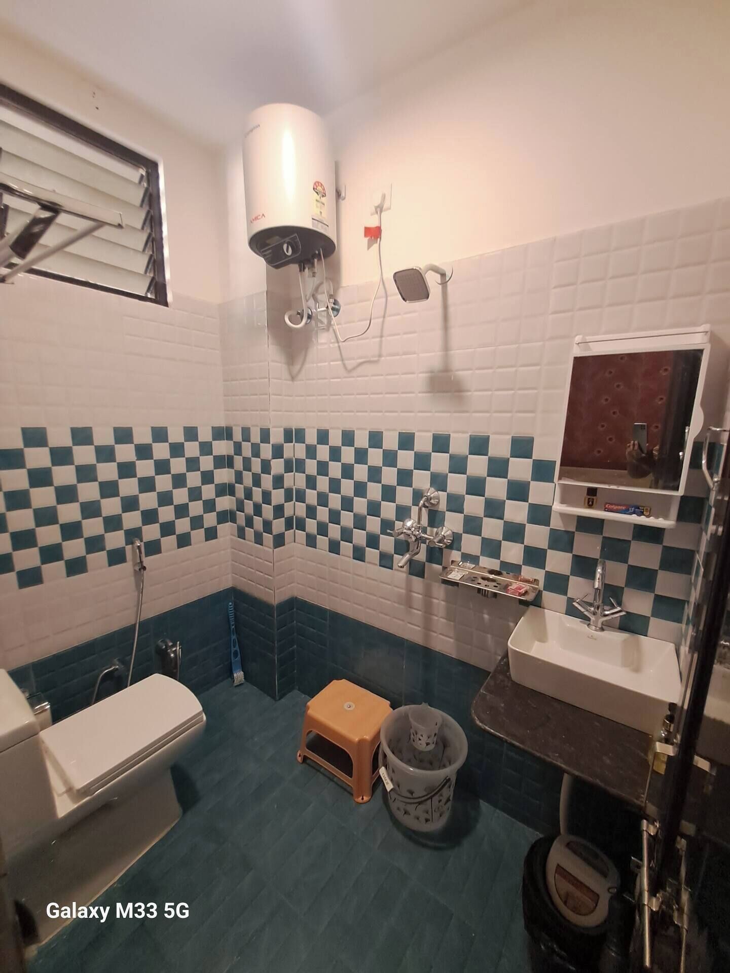 Shower, soap, shampoo, toilet paper