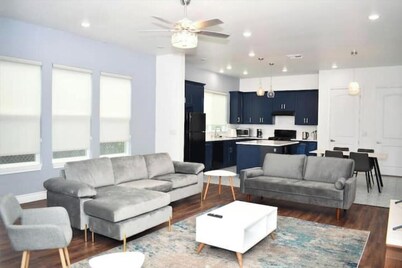 3 Bedroom Home Near Pearl Brewery/River Walk