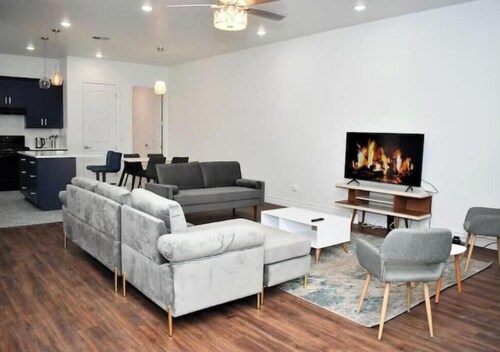 3 Bedroom Home Near Pearl Brewery/River Walk