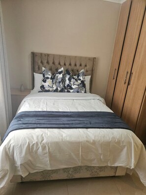 Cottage | 3 bedrooms, free WiFi, bed sheets - J&M Short Term Rentals (Harare)
