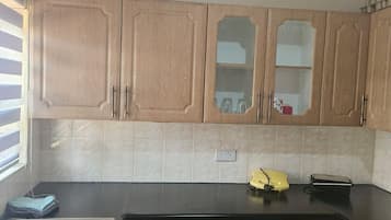 Cottage | Private kitchen | Fridge, microwave, oven, stovetop