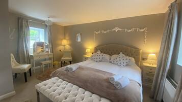 The Apple House Bridal Suite | 3 kamar tidur, seprai katun Mesir, dan seprai premium