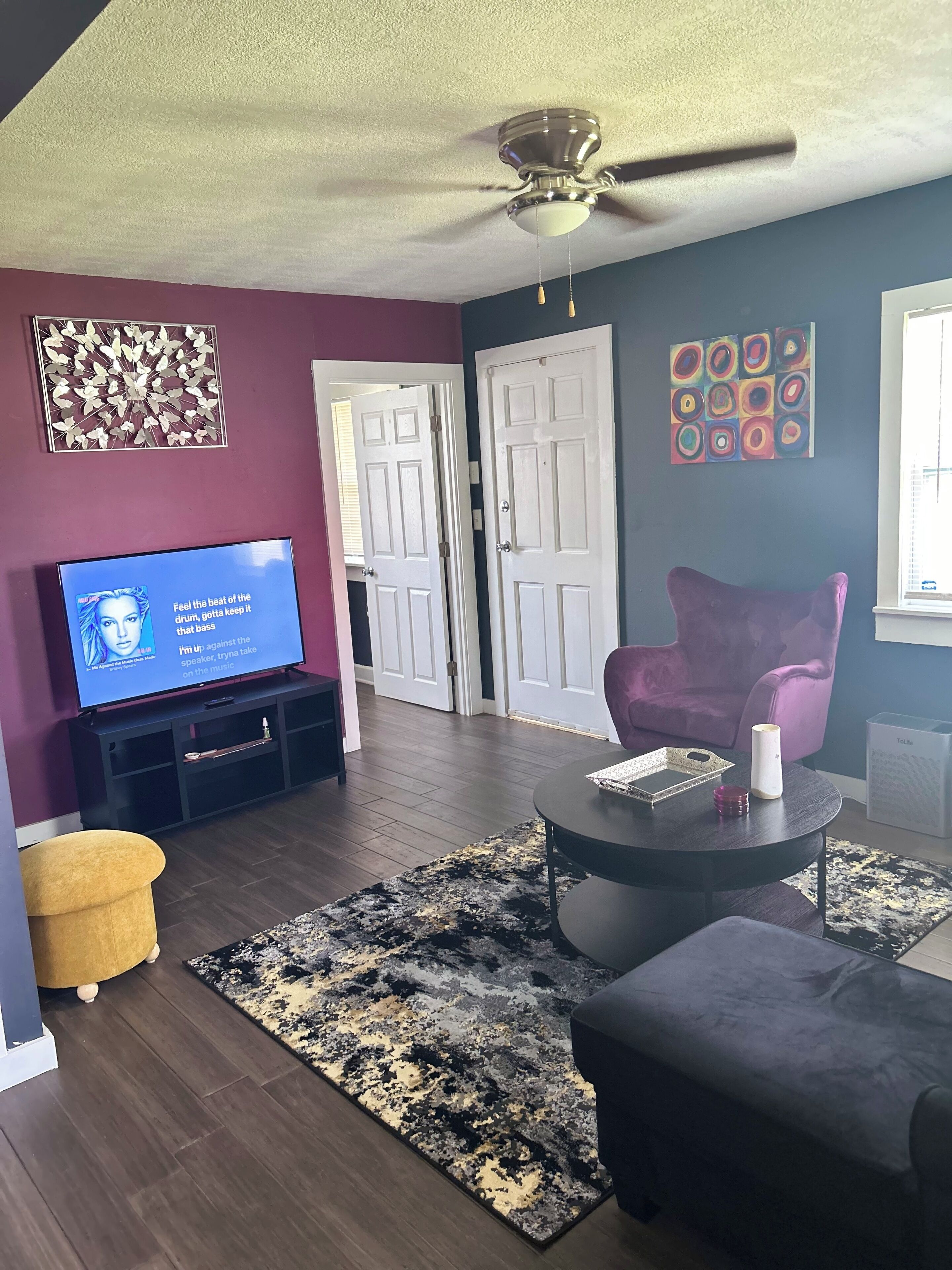 4-bedroom, 2-bathroom family home, easy access to food, shopping, fun!