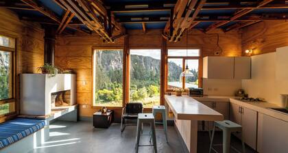 Cabaña Tyto Alba. Cozy wooden cabin for 4 people. Located in Suesca.